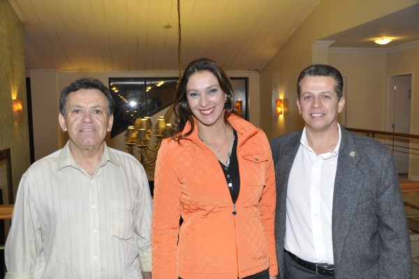 Imagem Vereador Célio, Deputada Rita Passos e Vereador Ivan Selecione a Imagem