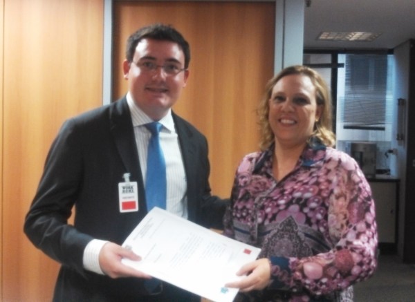 Imagem Vereador João Victor e Assessora de Gabinete. Selecione a Imagem
