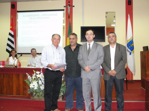 Imagem Luis Bandini, Ver.Luiz Carlos, Dr.Rodrigo e Presid.Manoel Selecione a Imagem